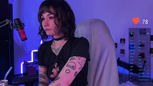 Snapshot of deadlysweet chatting on December 29, 1:13 am deadlysweet online show from December 29, 1:13 am