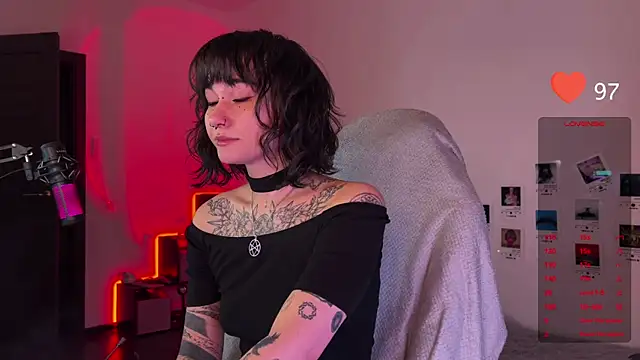 Snapshot of deadlysweet chatting on January 12, 11:47 pm deadlysweet online show from January 12, 11:47 pm