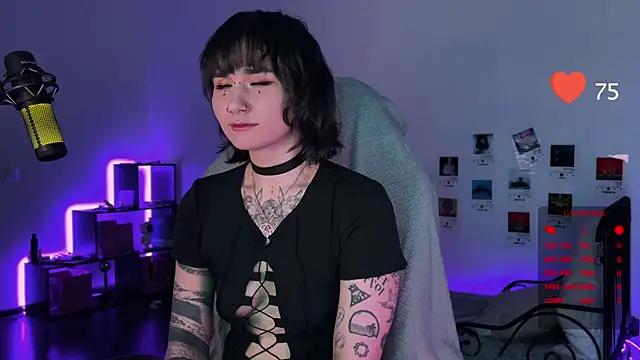 Snapshot of deadlysweet chatting on February 16, 1:03 am deadlysweet online show from February 16, 1:03 am