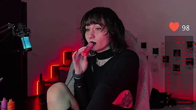 Snapshot of deadlysweet chatting on March 2, 11:53 pm deadlysweet online show from March 2, 11:53 pm