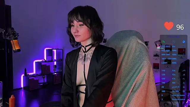 Snapshot of deadlysweet chatting on March 16, 12:34 am deadlysweet online show from March 16, 12:34 am