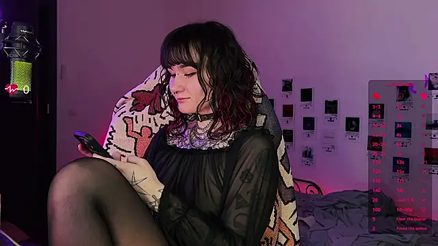 Snapshot of deadlysweet chatting on September 14, 2:44 am deadlysweet online show from September 14, 2:44 am