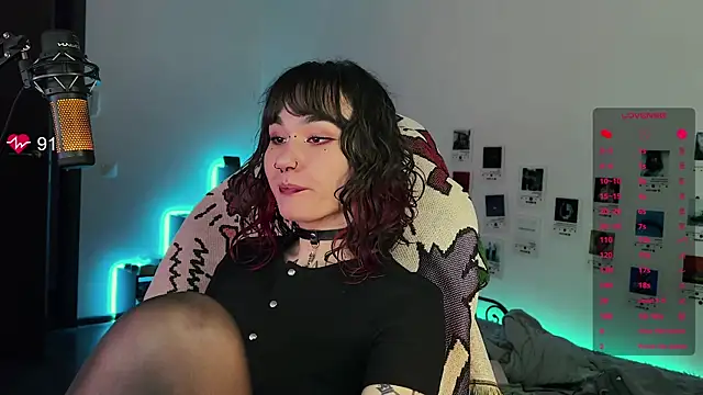 Snapshot of deadlysweet chatting on September 21, 1:40 am deadlysweet online show from September 21, 1:40 am