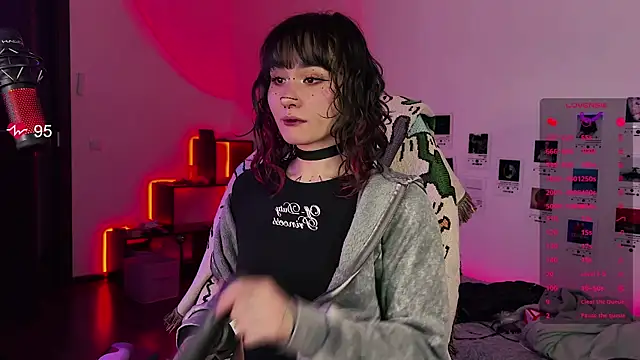 Snapshot of deadlysweet chatting on September 30, 2:05 am deadlysweet online show from September 30, 2:05 am