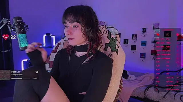 Snapshot of deadlysweet chatting on November 4, 12:21 am deadlysweet online show from November 4, 12:21 am