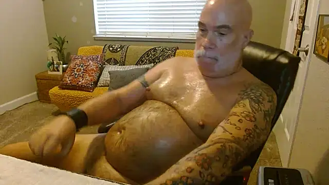 Snapshot of musclebearnips chatting on November 2, 7:38 pm musclebearnips online show from November 2, 7:38 pm