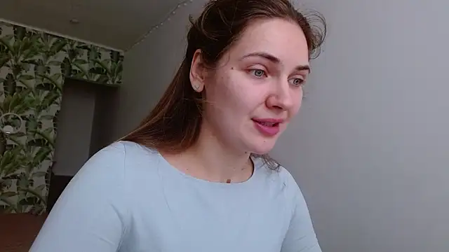 Snapshot of Olivia_shine chatting on February 2, 5:32 am Olivia shine online show from February 2, 5:32 am
