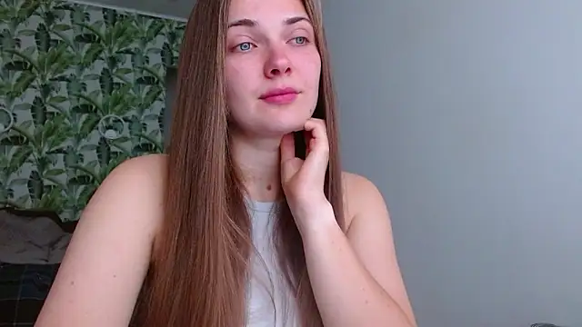Snapshot of Olivia_shine chatting on September 18, 4:25 am Olivia shine online show from September 18, 4:25 am