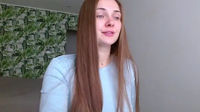 Snapshot of Olivia_shine chatting on October 2, 4:30 am Olivia shine online show from October 2, 4:30 am