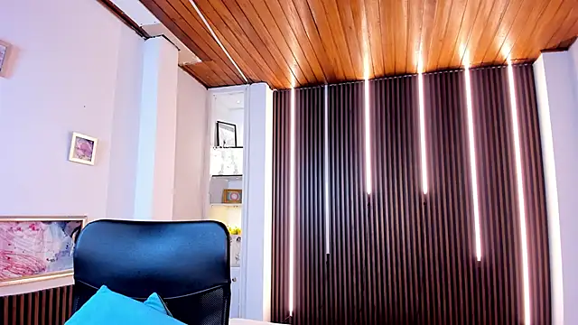 victoria mooree online show from March 7, 4:37 pm