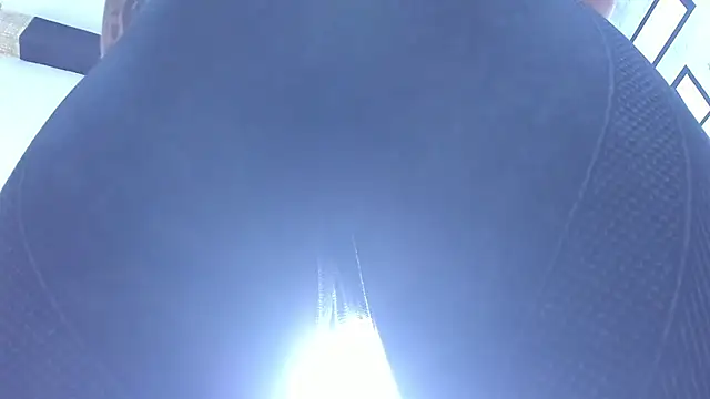 Snapshot of MeganFoxxi_ chatting on February 14, 8:27 pm MeganFoxxi online show from February 14, 8:27 pm