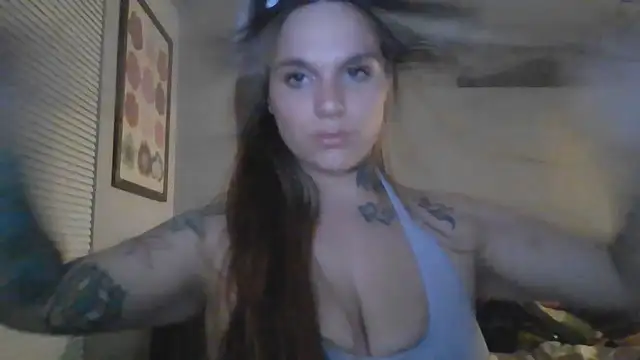 Snapshot of Loukoumonte chatting on November 23, 4:23 am Loukoumonte online show from November 23, 4:23 am