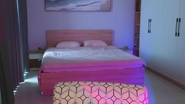 YasmineWest online show from March 23, 6:28 am