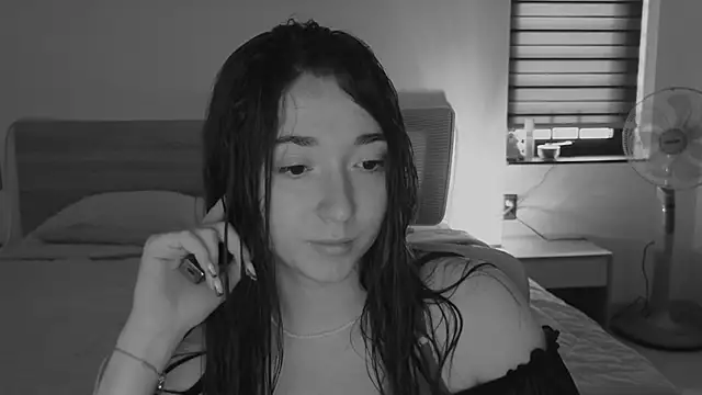 YasmineWest online show from April 3, 12:19 am