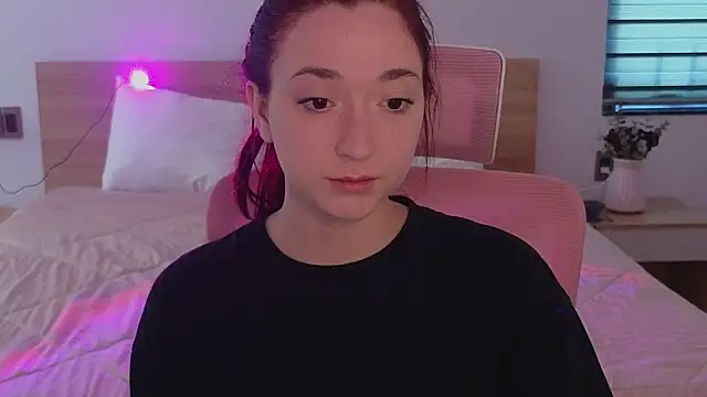 YasmineWest online show from April 25, 3:20 am