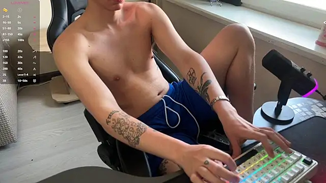 Snapshot of carthylovvve chatting on June 23, 11:19 am carthylovvve online show from June 23, 11:19 am