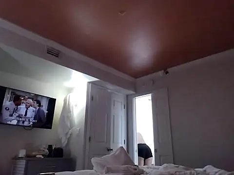 SexxxiLexiiii online show from February 9, 8:02 pm