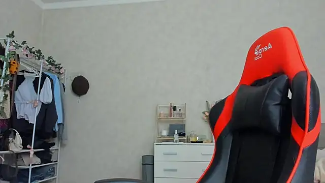 Snapshot of wastforu chatting on February 26, 1:19 pm wastforu online show from February 26, 1:19 pm