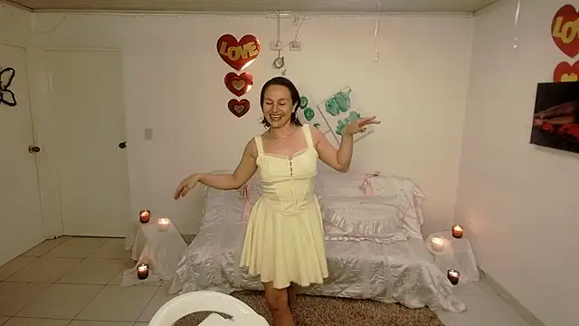 Snapshot of lollita_23_ chatting on May 1, 8:24 pm lollita 23 online show from May 1, 8:24 pm