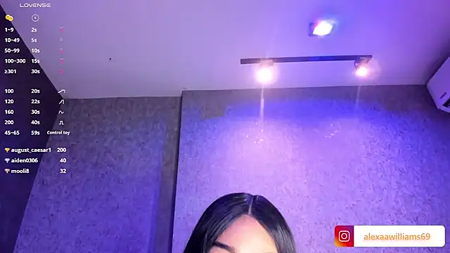 Snapshot of AleexxaWilliams chatting on December 3, 7:44 pm AleexxaWilliams online show from December 3, 7:44 pm