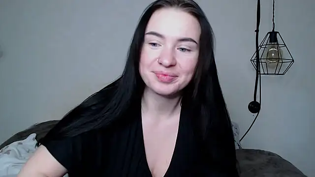 Snapshot of KristinSquirt chatting on February 8, 5:18 am KristinSquirt online show from February 8, 5:18 am