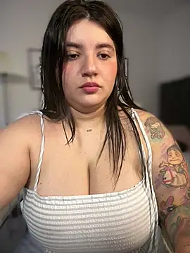 Snapshot of horny_roomiess chatting on February 18, 6:37 pm horny roomiess online show from February 18, 6:37 pm