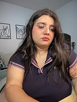 Snapshot of horny_roomiess chatting on April 24, 11:40 pm horny roomiess online show from April 24, 11:40 pm