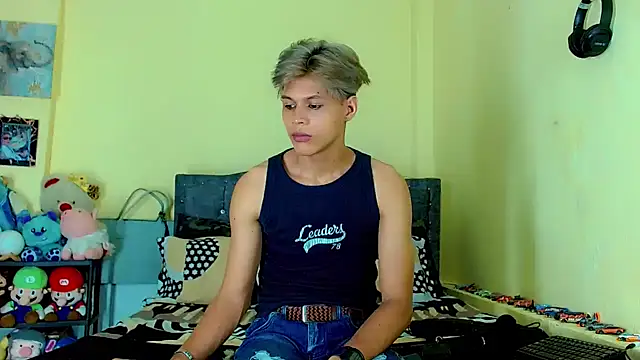 Snapshot of Liamscott_ chatting on April 24, 11:18 pm Liamscott online show from April 24, 11:18 pm