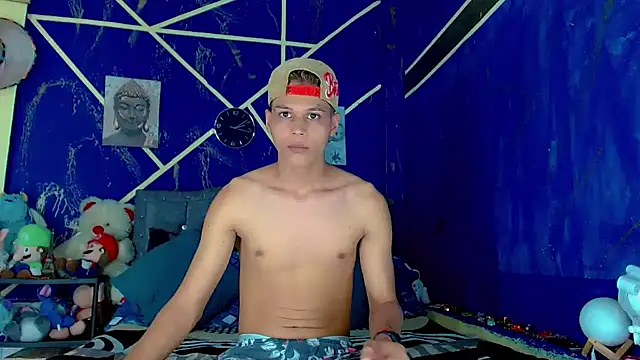 Snapshot of Liamscott_ chatting on May 14, 7:09 pm Liamscott online show from May 14, 7:09 pm