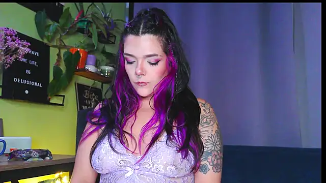 Snapshot of purple_em69 chatting on April 30, 1:23 am purple em69 online show from April 30, 1:23 am