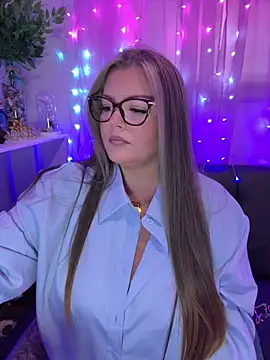 KikiBBW online show from November 4, 3:33 pm