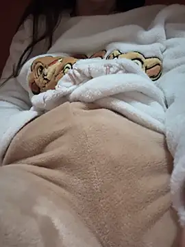 Snapshot of rossana99_ chatting on March 16, 5:17 pm rossana99  online show from March 16, 5:17 pm