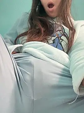 Snapshot of rossana99_ chatting on October 19, 1:56 pm rossana99  online show from October 19, 1:56 pm