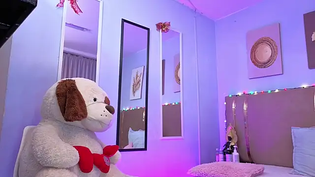 sarah cruzz  online show from January 18, 1:31 am