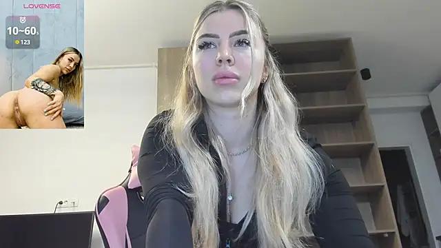 Snapshot of Megan_Ros chatting on March 3, 3:42 pm Megan Ros online show from March 3, 3:42 pm