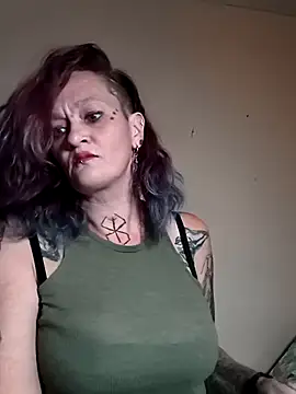 Snapshot of renegade_vyxxen chatting on February 7, 12:47 am renegade vyxxen online show from February 7, 12:47 am