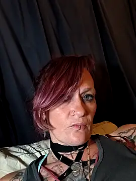 Snapshot of renegade_vyxxen chatting on March 3, 11:16 am renegade vyxxen online show from March 3, 11:16 am