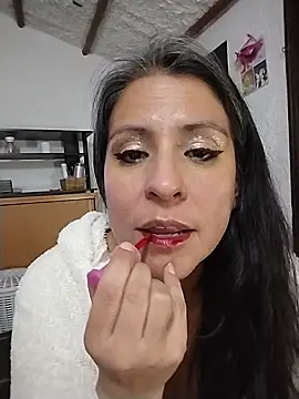 Snapshot of LucifernandaSw chatting on January 13, 2:18 am LucifernandaSw online show from January 13, 2:18 am