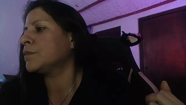 Snapshot of LucifernandaSw chatting on February 11, 9:36 am LucifernandaSw online show from February 11, 9:36 am