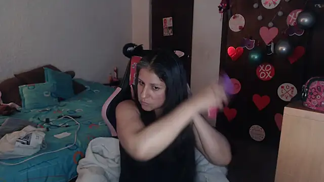 Snapshot of LucifernandaSw chatting on February 18, 1:56 am LucifernandaSw online show from February 18, 1:56 am