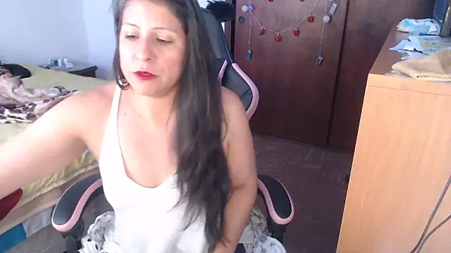 Snapshot of LucifernandaSw chatting on April 23, 2:08 pm LucifernandaSw online show from April 23, 2:08 pm