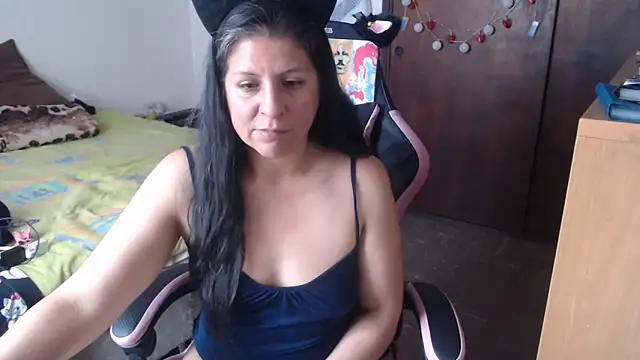Snapshot of LucifernandaSw chatting on April 27, 1:09 pm LucifernandaSw online show from April 27, 1:09 pm