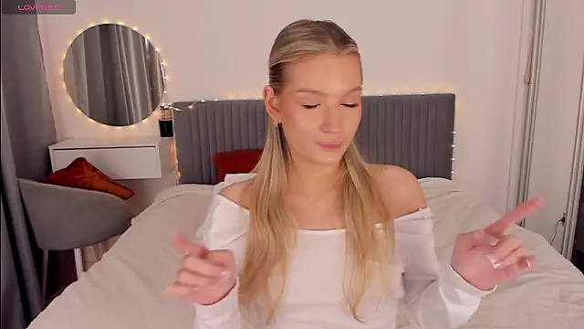 CassieRayss online show from February 12, 10:43 am