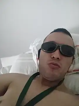 Snapshot of Yeye25199 chatting on February 18, 9:32 am Yeye25199 online show from February 18, 9:32 am