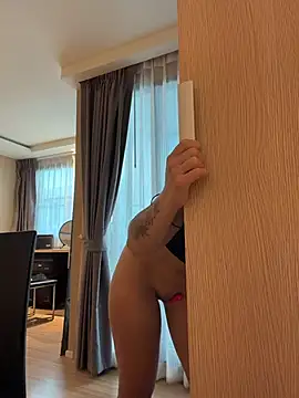 Snapshot of AngelinaTeller chatting on February 7, 1:42 am AngelinaTeller online show from February 7, 1:42 am