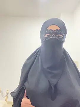 Snapshot of Hijabi_HotGirls chatting on February 16, 8:22 pm Hijabi HotGirls online show from February 16, 8:22 pm