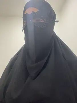 Snapshot of Hijabi_HotGirls chatting on February 22, 5:57 pm Hijabi HotGirls online show from February 22, 5:57 pm