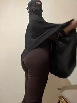 Snapshot of Hijabi_HotGirls chatting on February 27, 3:59 pm Hijabi HotGirls online show from February 27, 3:59 pm