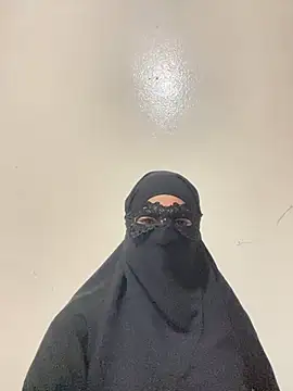 Snapshot of Hijabi_HotGirls chatting on February 27, 8:53 pm Hijabi HotGirls online show from February 27, 8:53 pm