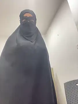 Snapshot of Hijabi_HotGirls chatting on March 9, 11:46 pm Hijabi HotGirls online show from March 9, 11:46 pm